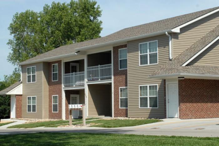 Brentwood Court Apartments - 2 Bed 1 1/2 Bath - Image# 1