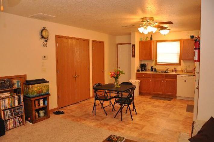 Hannah Heights Townhomes 2-Bed - 2 1/2 Bath (Downtown Emporia) - Image# 9
